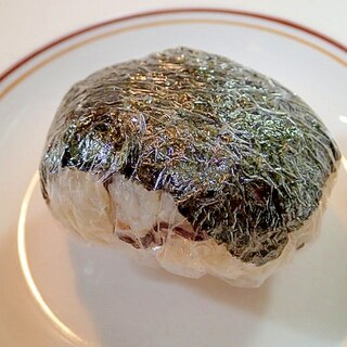 昆布佃煮と天かすの海苔巻きおにぎり